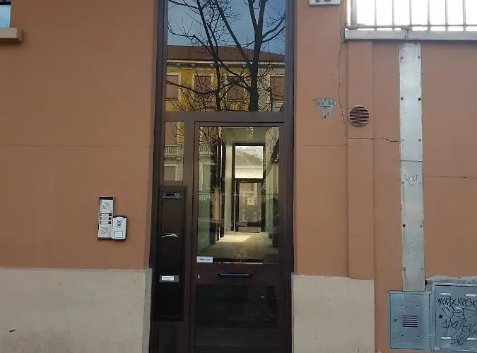 Gloria Ostello Milano